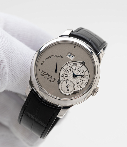 Octa Reserve de Marche in 40mm Platinum Case