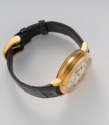 Series 2 in Yellow Gold with a Blued Power Reserve Hand