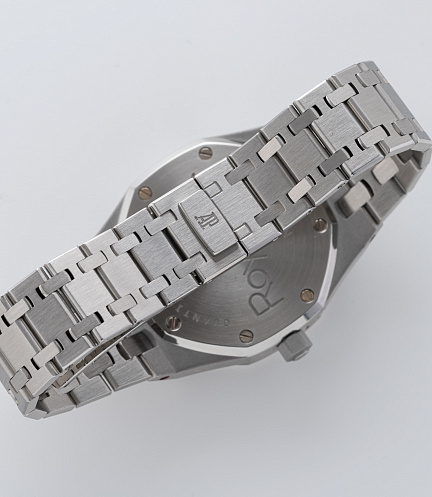 Royal Oak Annual Calendar