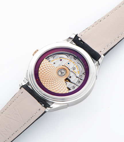 Jumping Hour with Black Jade Stone Dial "L'art des Heures Sautantes"