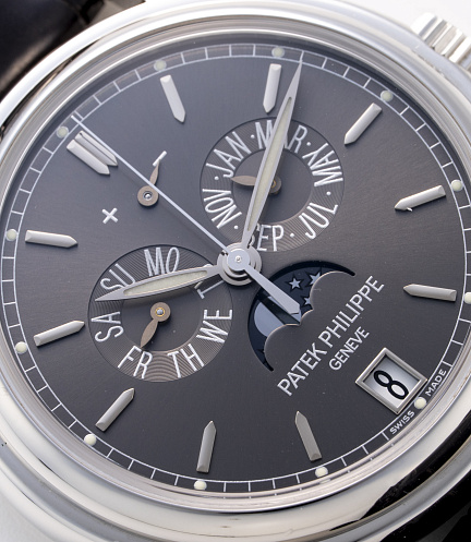 Annual Calendar Moonphase in White Gold