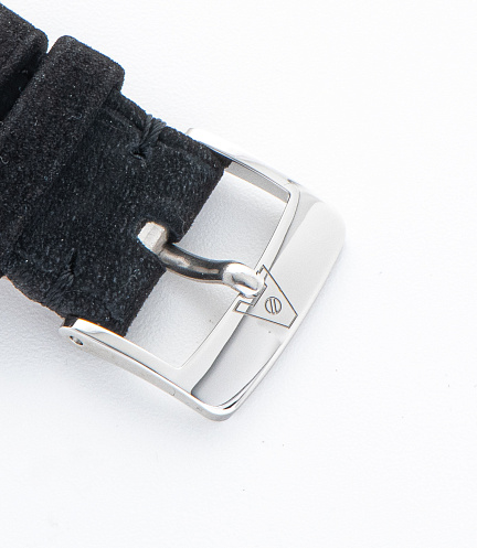 Jumping Hour with Black Jade Stone Dial "L'art des Heures Sautantes"